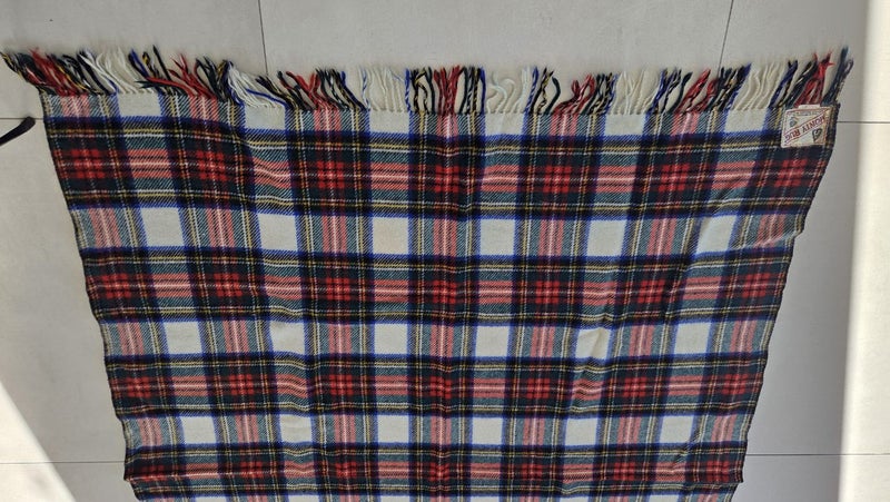 BEAUTIFUL 100% NZ WOOL TRAVEL RUG Carousel 6