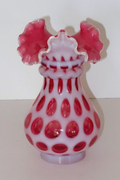 ***STUNNING FENTON COIN DOT RUFFLED EDGED VASE*** Carousel 1