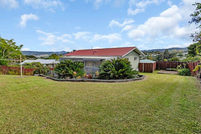 Image 3 of 20