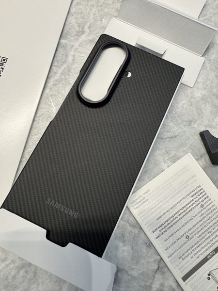 Samsung Galaxy Z Fold7 Carbon Shield Back Cover + Anti-reflecting Film - Black Carousel 5