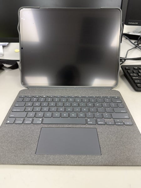 iPad Pro 12.9 (4th Generation) Space Gray 128GB Carousel 3