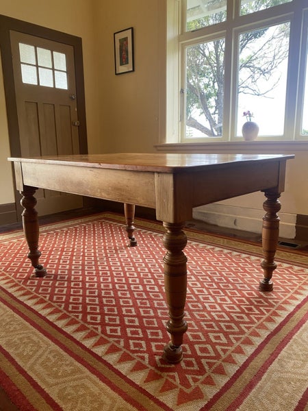 Kauri Table Carousel 1