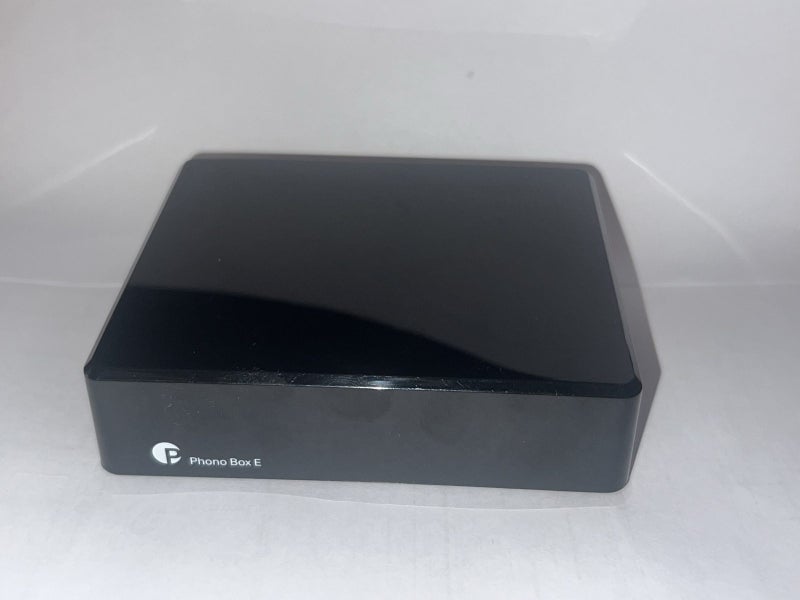 Pro-ject Phono Box E Carousel 1