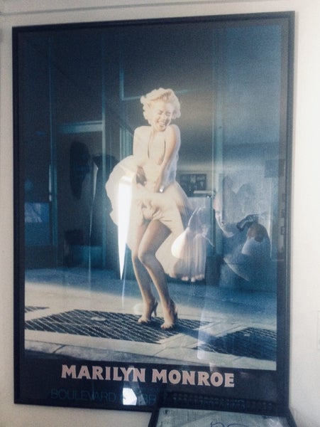 Large Marilyn Monroe print Carousel 1