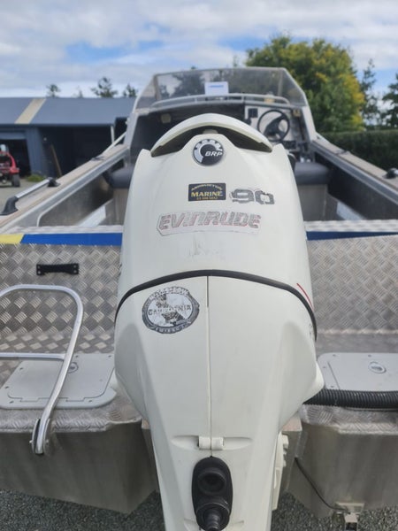 90 HP Evinrude E-tec outboard motor Carousel 2