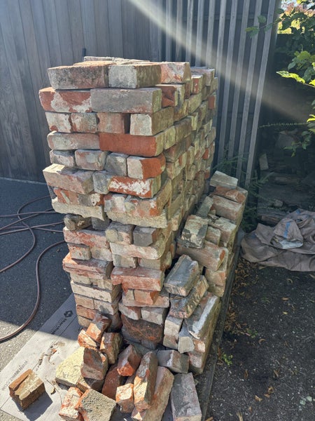 Second hand historic bricks Carousel 1