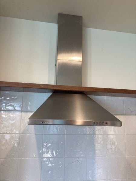 Smeg range hood Carousel 1