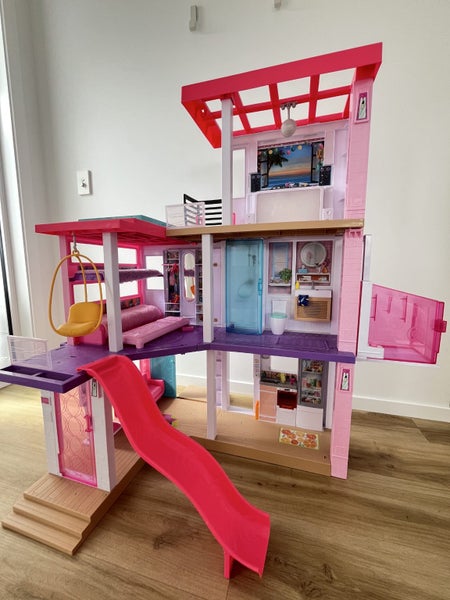 Barbie Dream House Carousel 1