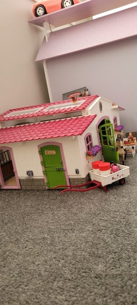 Schleich barn Carousel 2