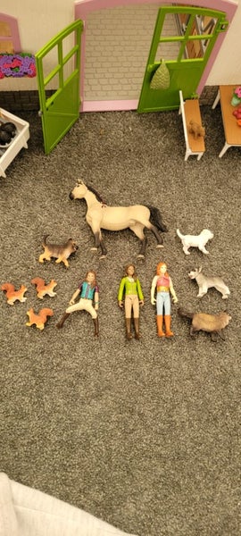 Schleich barn Carousel 4