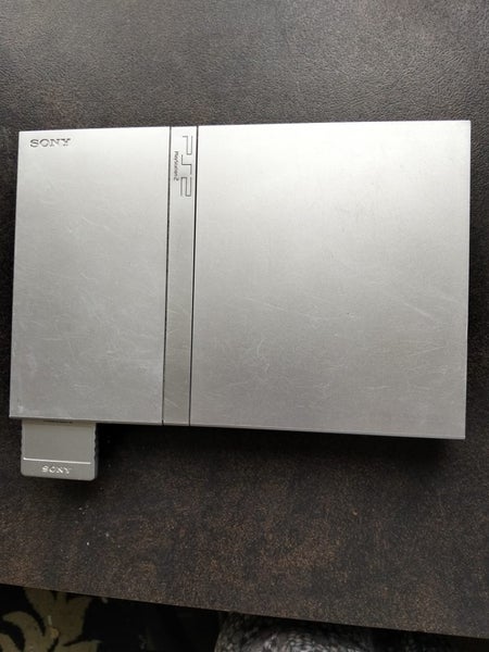 Silver Slim Console PS2 Carousel 1