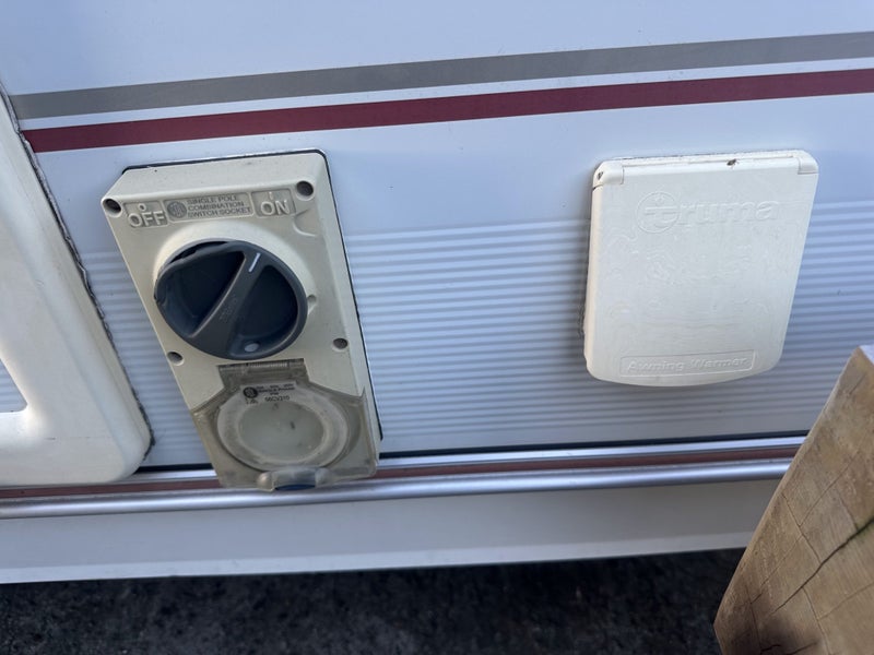 Amara coachman caravan Carousel 18