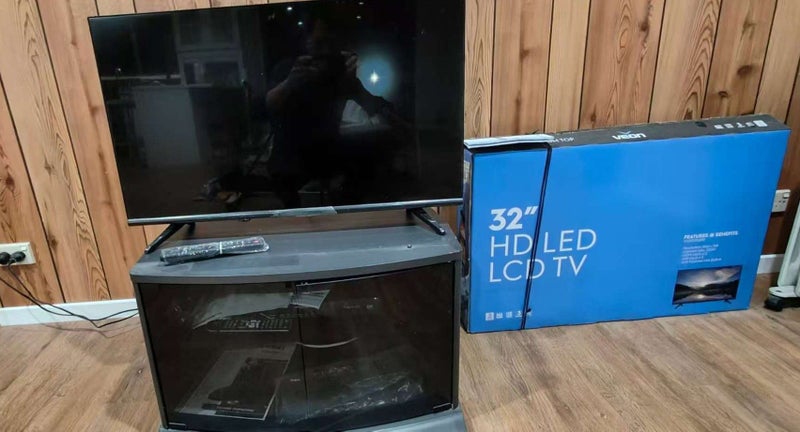 32" TV Plus Cabinet Carousel 1