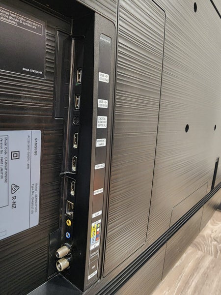 SAMSUNG 49" UHD 4K Smart TV Carousel 8