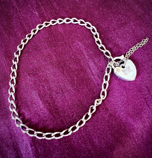 VINTAGE ITALIAN STERLING SILVER HEART PADLOCK BRACELET 3 GRAMS- NO RES Carousel 1