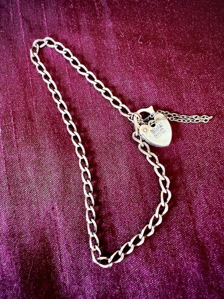 VINTAGE ITALIAN STERLING SILVER HEART PADLOCK BRACELET 3 GRAMS- NO RES Carousel 2