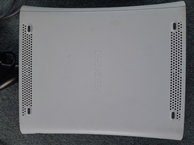 Xbox 360 Console, Steering wheel, pedals, controllers, 18 games, cables Carousel 1