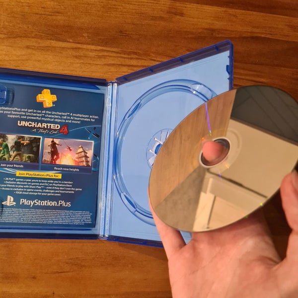 Uncharted 4 PS4 Game Carousel 2