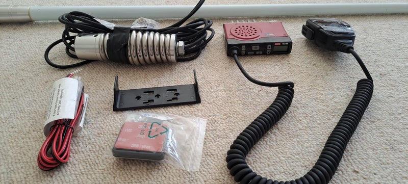 GME TX3100 Radio + Big Aerial Carousel 2
