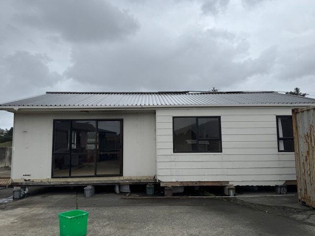 2-Bedroom Relocatable Shell – Perfect Reno Project – Easy Access Carousel 1