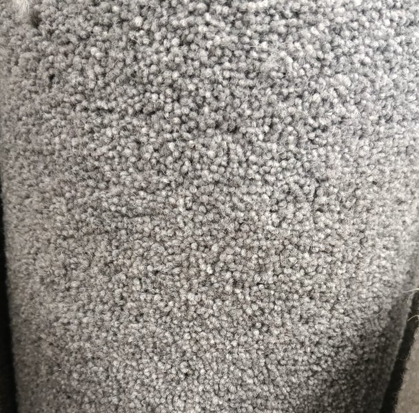 100% NZ Wool carpet shortend | 150 x 158cm Carousel 1
