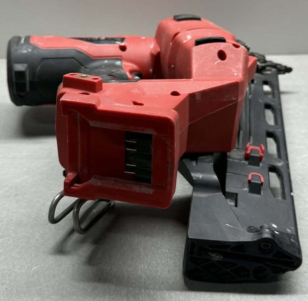 Milwaukee M18 FUEL Cordless Finish Nailer 16Ga 18V - Bare Tool Carousel 5