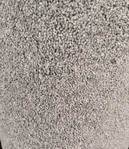 100% NZ Wool carpet shortend | 142 x 365cm Carousel 1