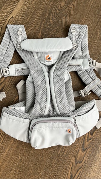 Ergobaby Omni Breeze Baby Carrier - Pearl Grey Carousel 1