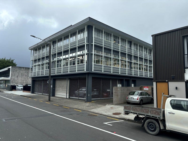 Image 1 of 7