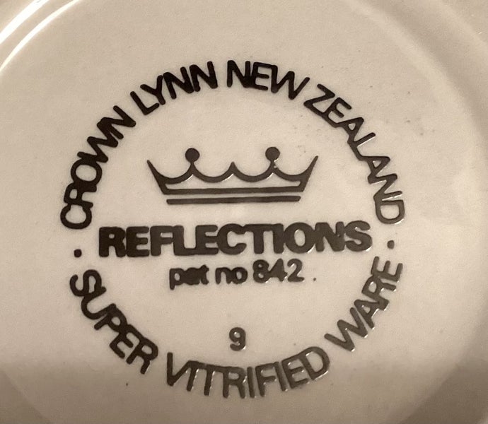 Crown Lynn small Reflections dessert bowl Carousel 2