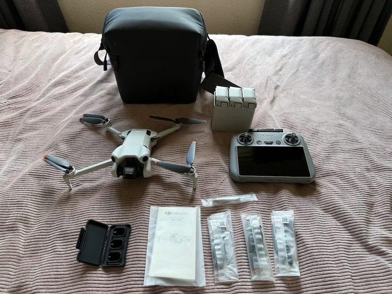 DJI Mini 4 Pro Fly More Combo Carousel 1