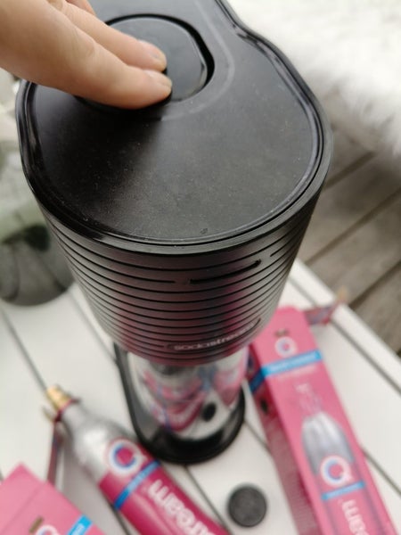 Sodastream Gaia with bottle & two reusable cylinders Carousel 2