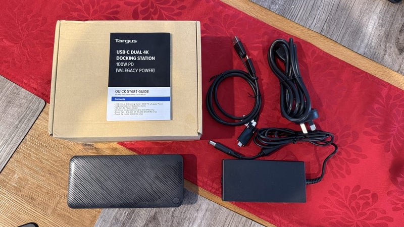 Targus USB-C Dual 4K Dock Carousel 1