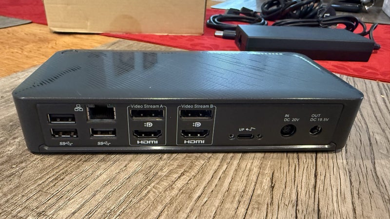 Targus USB-C Dual 4K Dock Carousel 1