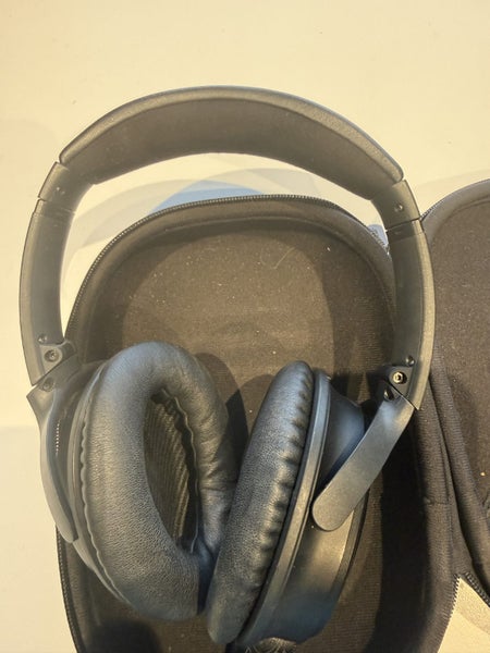 Bose QuietComfort 35 Headphones Noice Cancelling Wirelesss QC35 Black Carousel 2