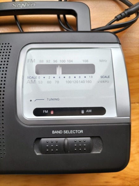 Sanyo RP-6165F AM/FM radio Carousel 2