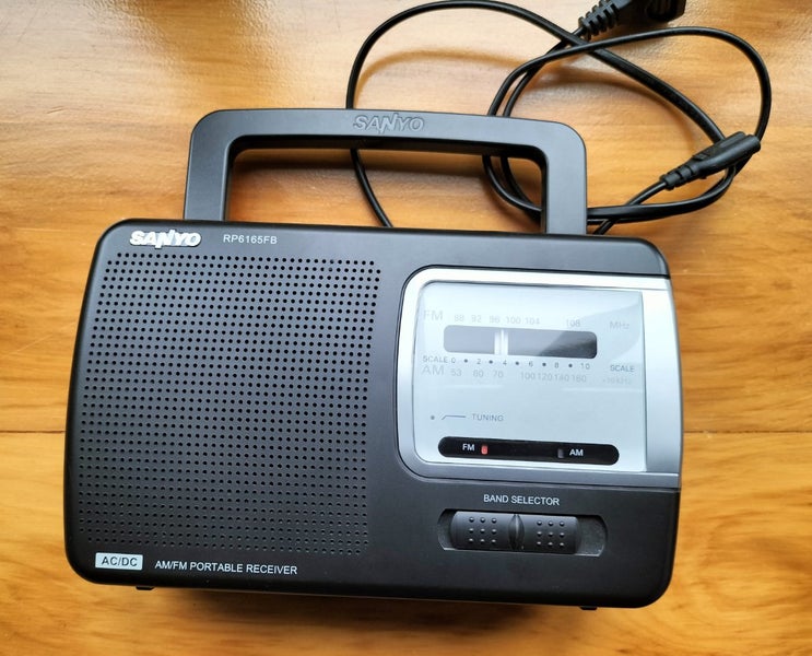 Sanyo RP-6165F AM/FM radio Carousel 1