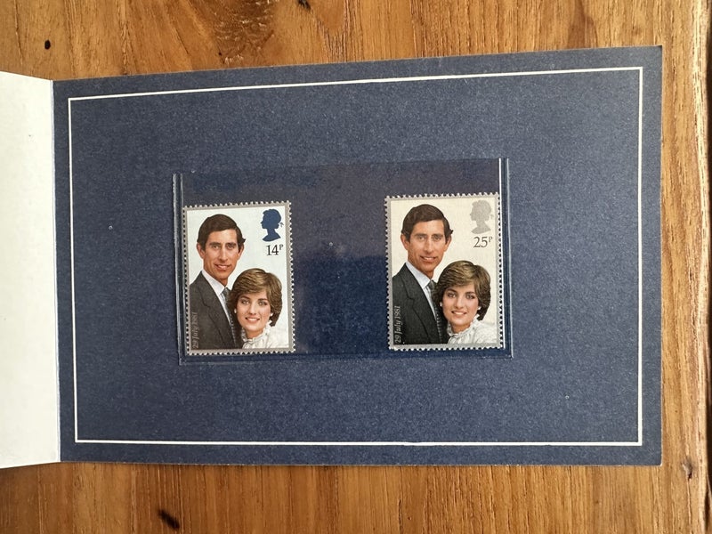 1981 Royal Wedding Stamps - Mint Presentation Pack - Charles & Diana Carousel 3