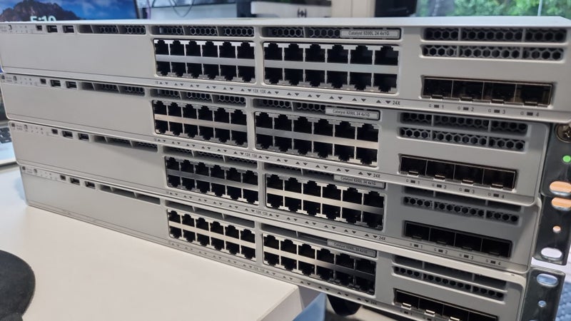 Cisco Catalyst 9200L-24T-4G-E (4-Switch Stack) Carousel 1