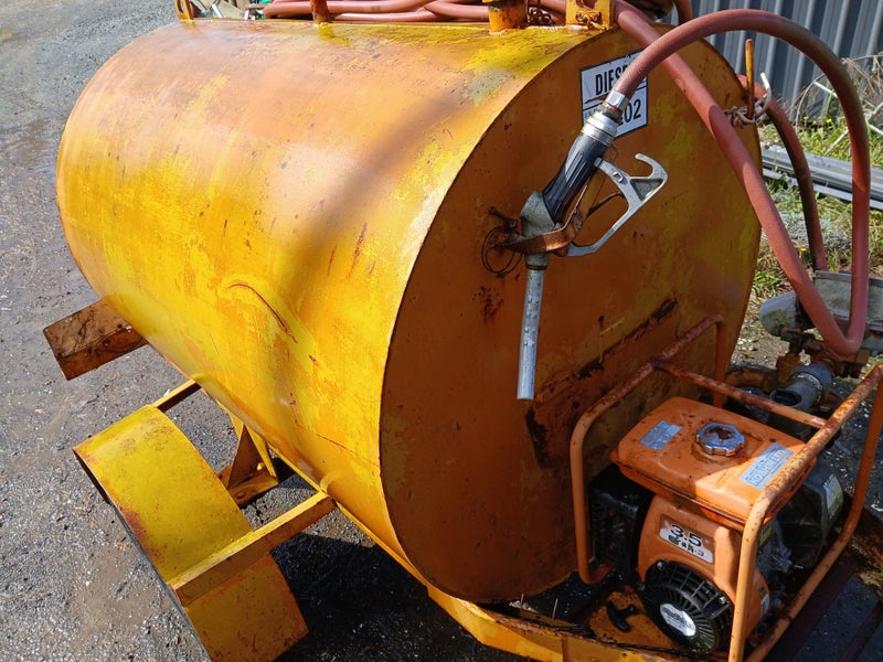 Diesel Tanker Trailer 1300L Carousel 3