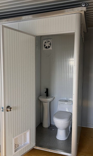 Portable toilet unit Carousel 2