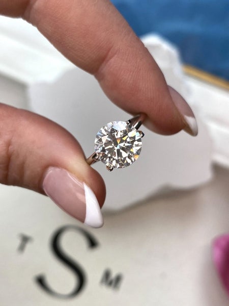3.02ct Round Brilliant Diamond (Lab Grown) F Colour VVS2 Clarity Carousel 2