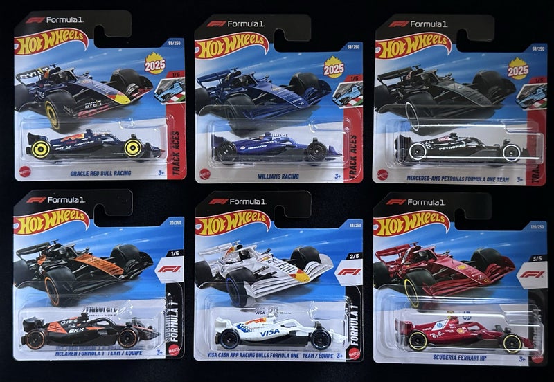 A set of 6 Formula One F1 Hot Wheels Carousel 1