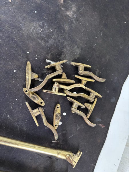 Lot of window catches and handles Carousel 3