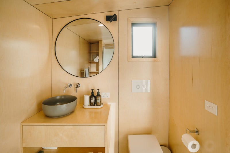 Portable Luxury Bathroom Trailer Carousel 18