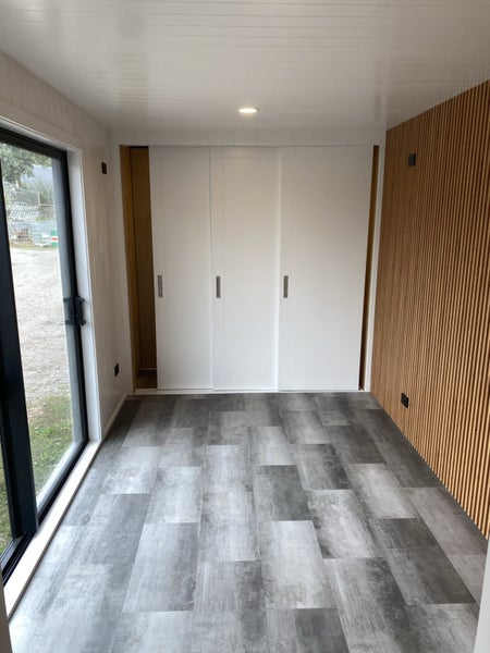 Portable sleepout with bathroom and wardrobe Carousel 2