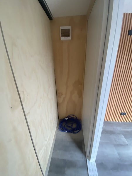 Portable sleepout with bathroom and wardrobe Carousel 11