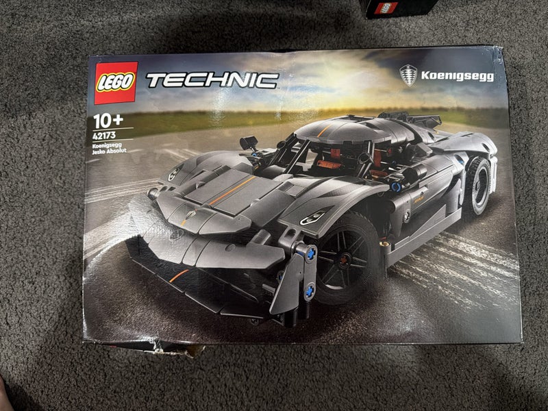 $1 Reserve LEGO Technic 42173 - Koenigsegg Jesko Absolut Carousel 1