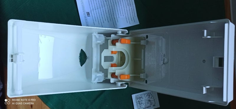 Deb soap dispenser Carousel 2