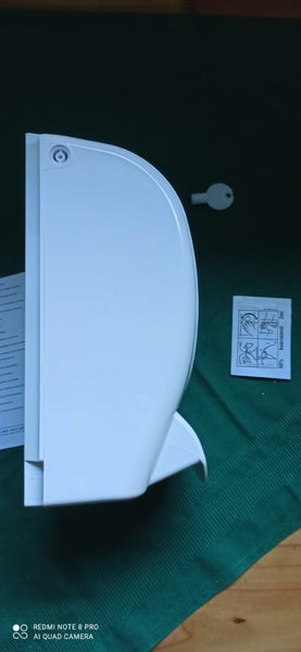 Deb soap dispenser Carousel 4